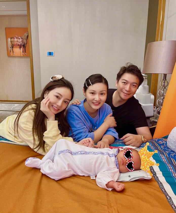 又传复合？李小璐辟谣新恋情后，晒疑似贾乃亮同行的海边游玩视频