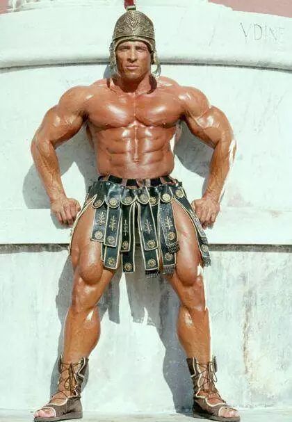 米洛斯练哭鹿晨辉箭步蹲,米洛斯练哭鹿晨辉全集