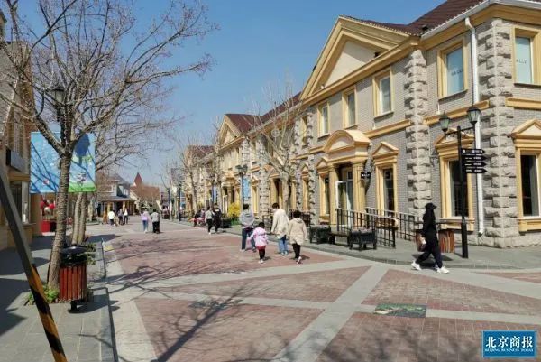 奢侈品牌“放血”吸客，奥莱恢复客流还需几时？