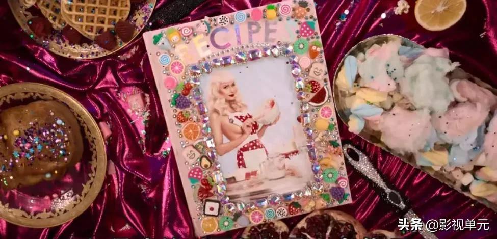 又开始炫富了？她的人生只剩下钱了