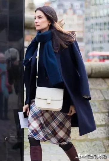 是时候让围巾来“盘活”你的整个衣柜了