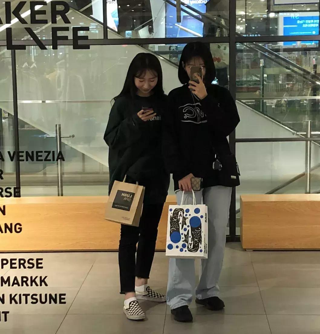 blackpink穿什么衣服都好看 (blackpink的穿搭都是品牌方搭配的吗)