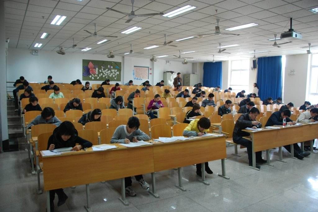 真的严重吗？大学生期末考试两次作弊被抓，最终被学校开除学籍