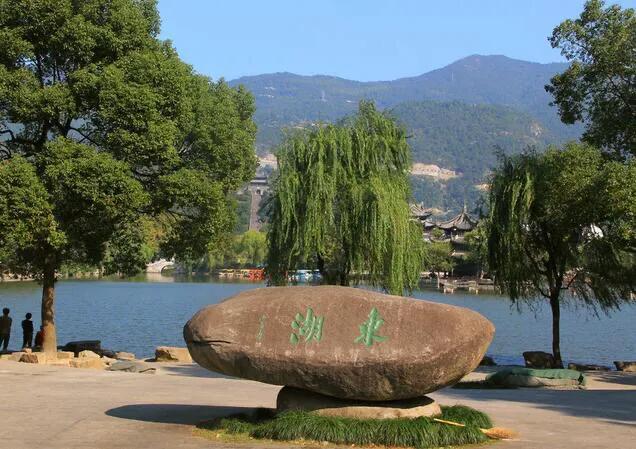 湖泊风景区推荐,深圳十大免费主题公园