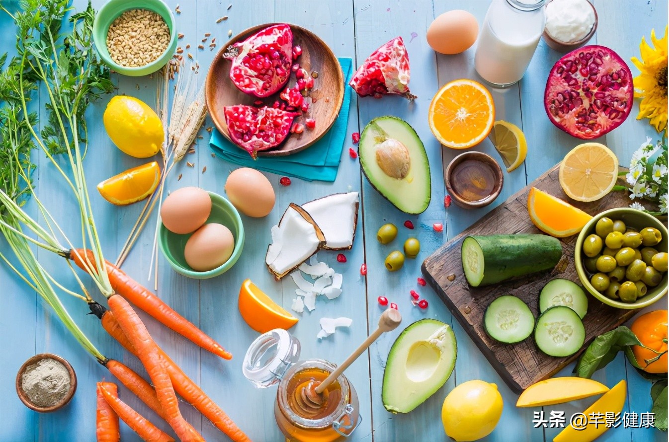 露肚脐衣服怎么搭配,怎么穿出露肚脐衣服