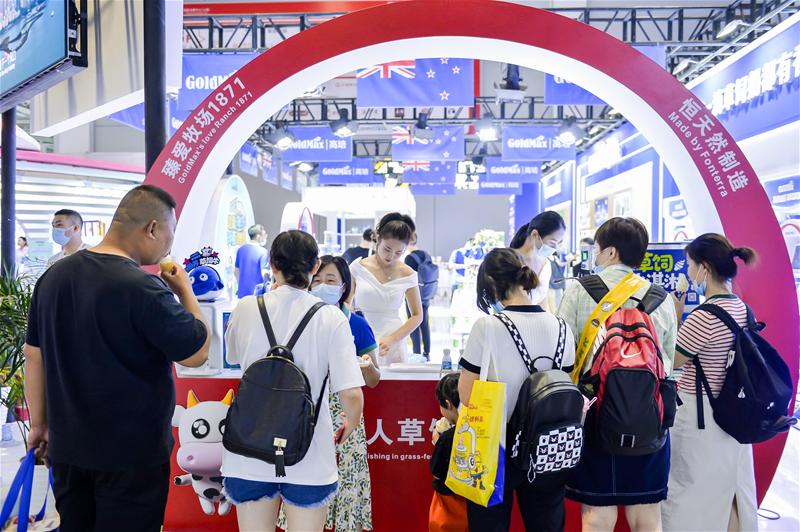 自贸区首届国际精品展销节,自贸区国际艺术品保税仓启幕大典