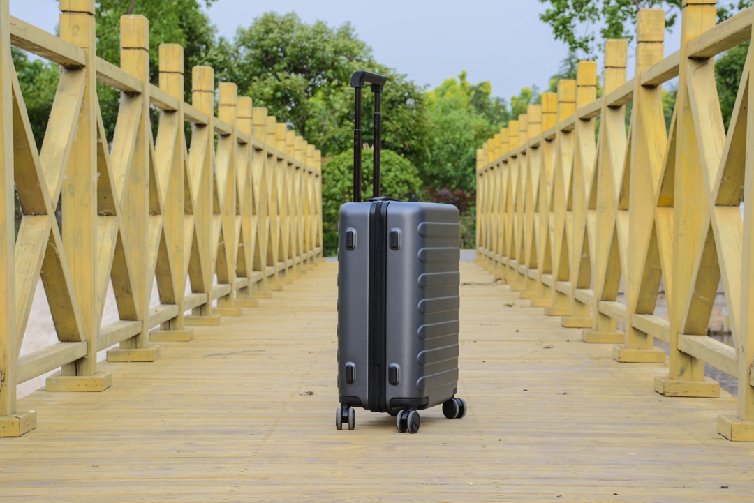 外观时尚、做工精细、体验良好，90分“七道杠”旅行箱意料之中
