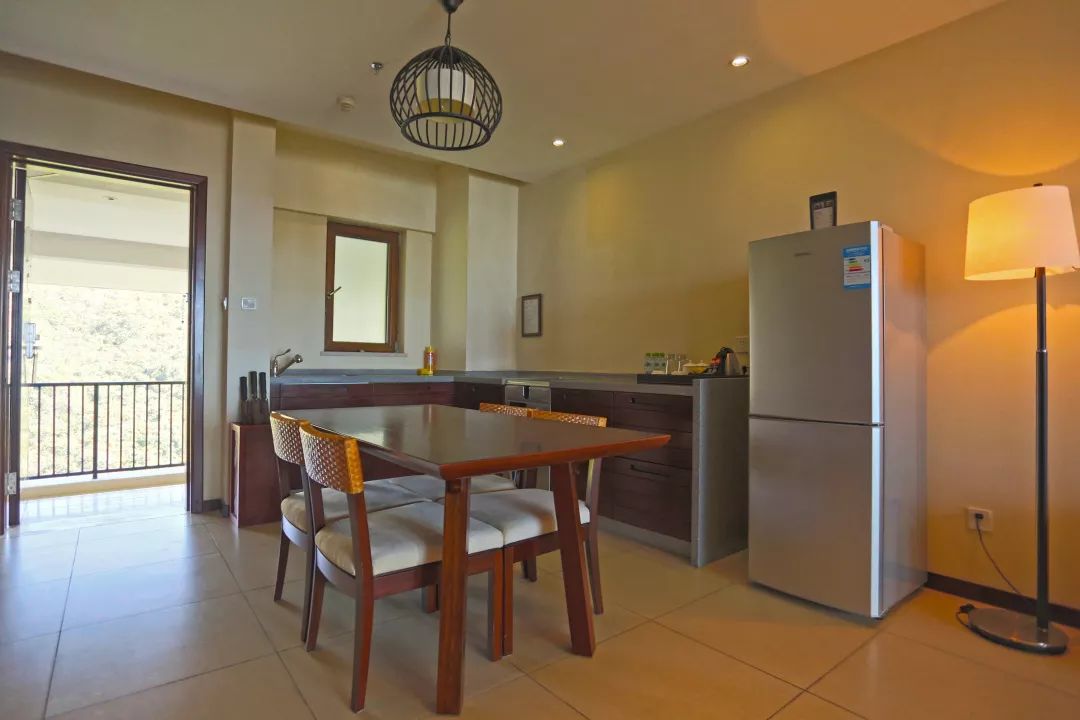 城市酒店好还是民宿好,度假酒店与城市酒店