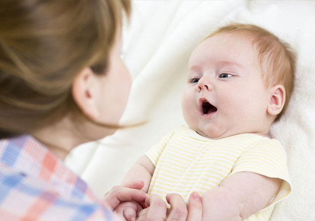 2个月宝宝睡梦中哭一声怎么回事,婴儿睡觉发出啜泣声