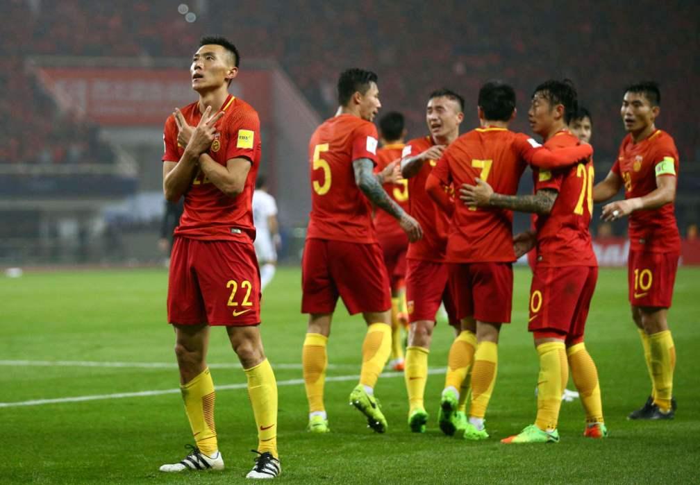 国足再迎世界级名帅,李铁国足归化最新消息