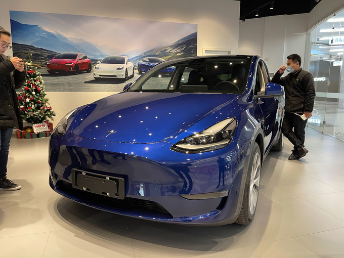 特斯拉modely2022款有几种颜色,特斯拉modelsplaid试驾体验