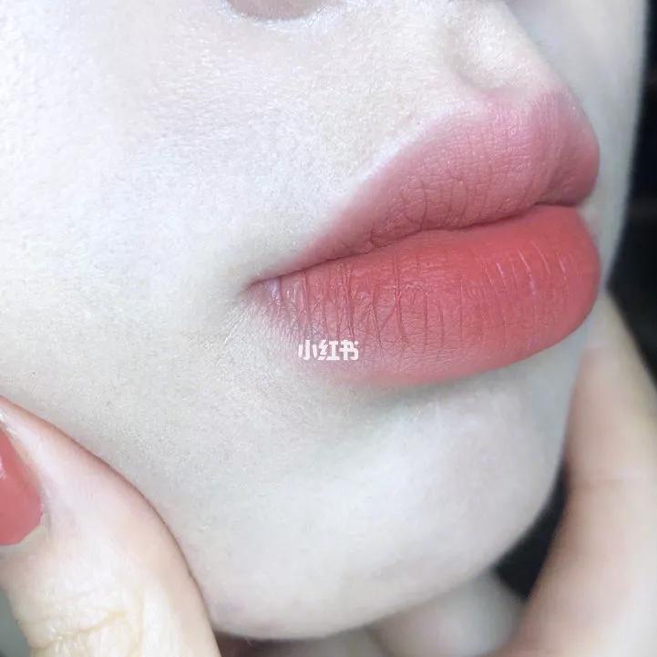 快买了这只口红来人间水蜜桃学院报道！