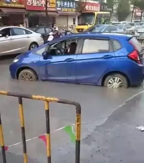 对不起先生，请不要在手机上*飞机打**