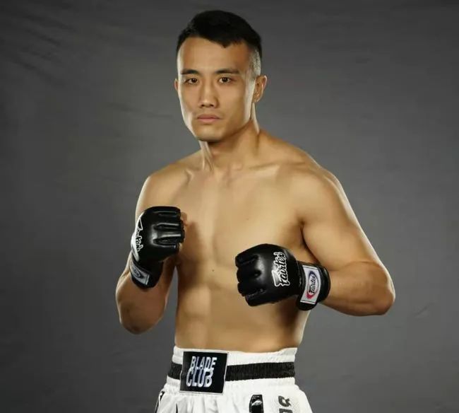 自由搏击冠军被踢馆,搏击冠军上门踢馆完整版