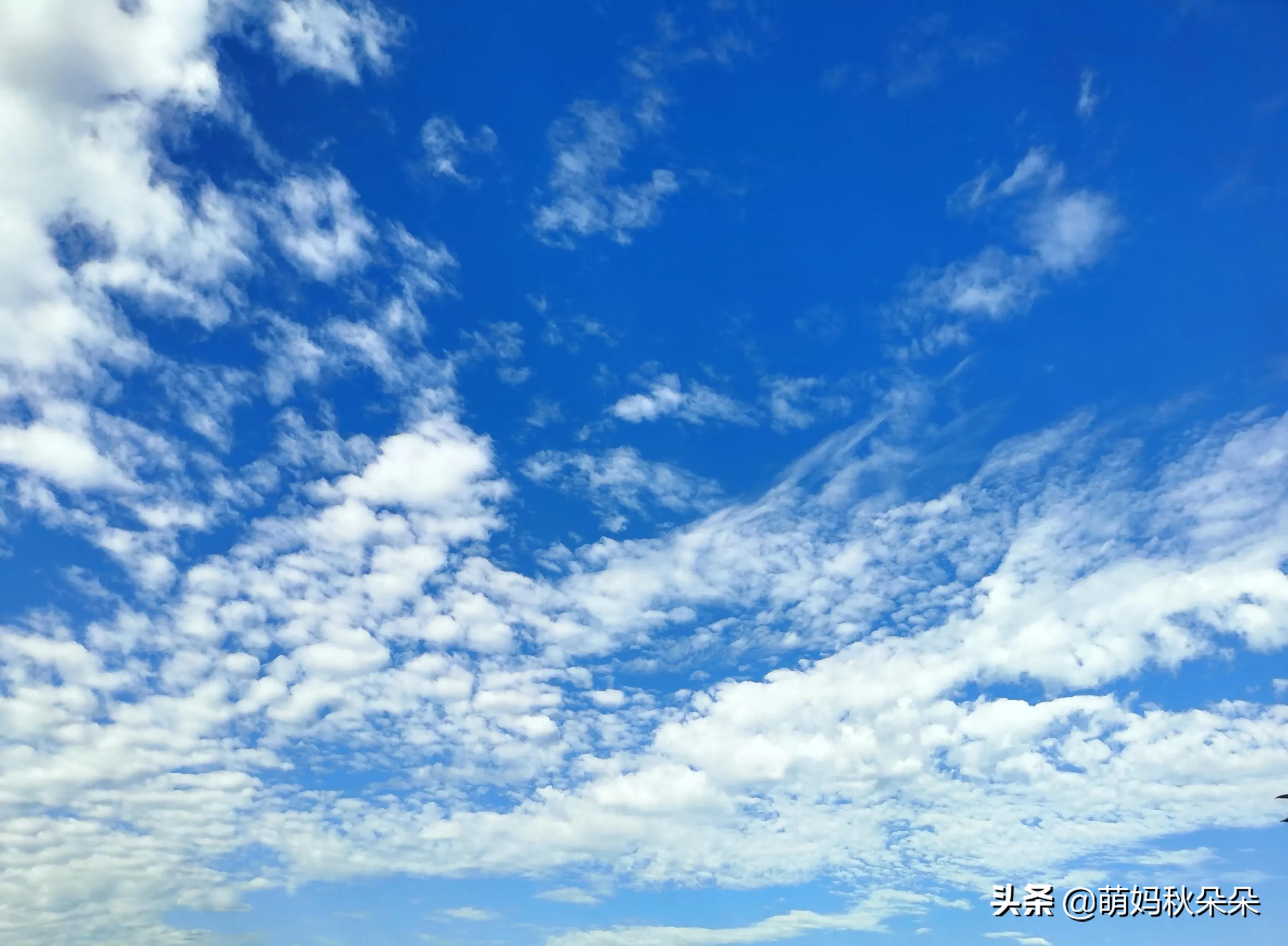 仰望天空感受大自然的美,仰望天空是一种享受