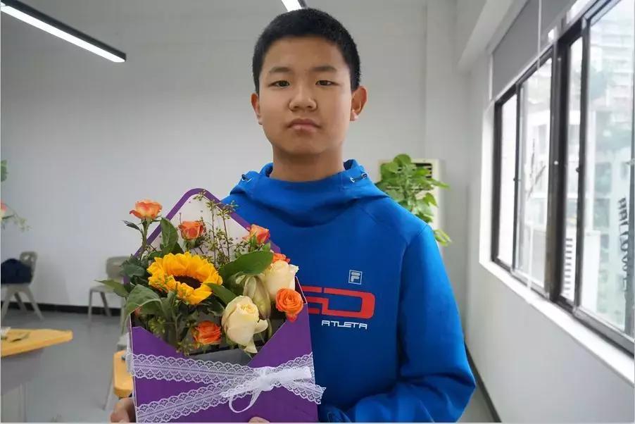 愿你被世界温柔以待——重庆八中国际部感恩节主题教育活动