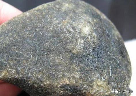 翡翠原石赌石有几种玩法,什么样的翡翠原石才叫真正的赌石