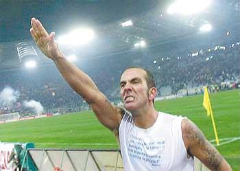 门将受伤倒地迪卡尼奥放弃射门,迪卡尼奥裁判完整视频