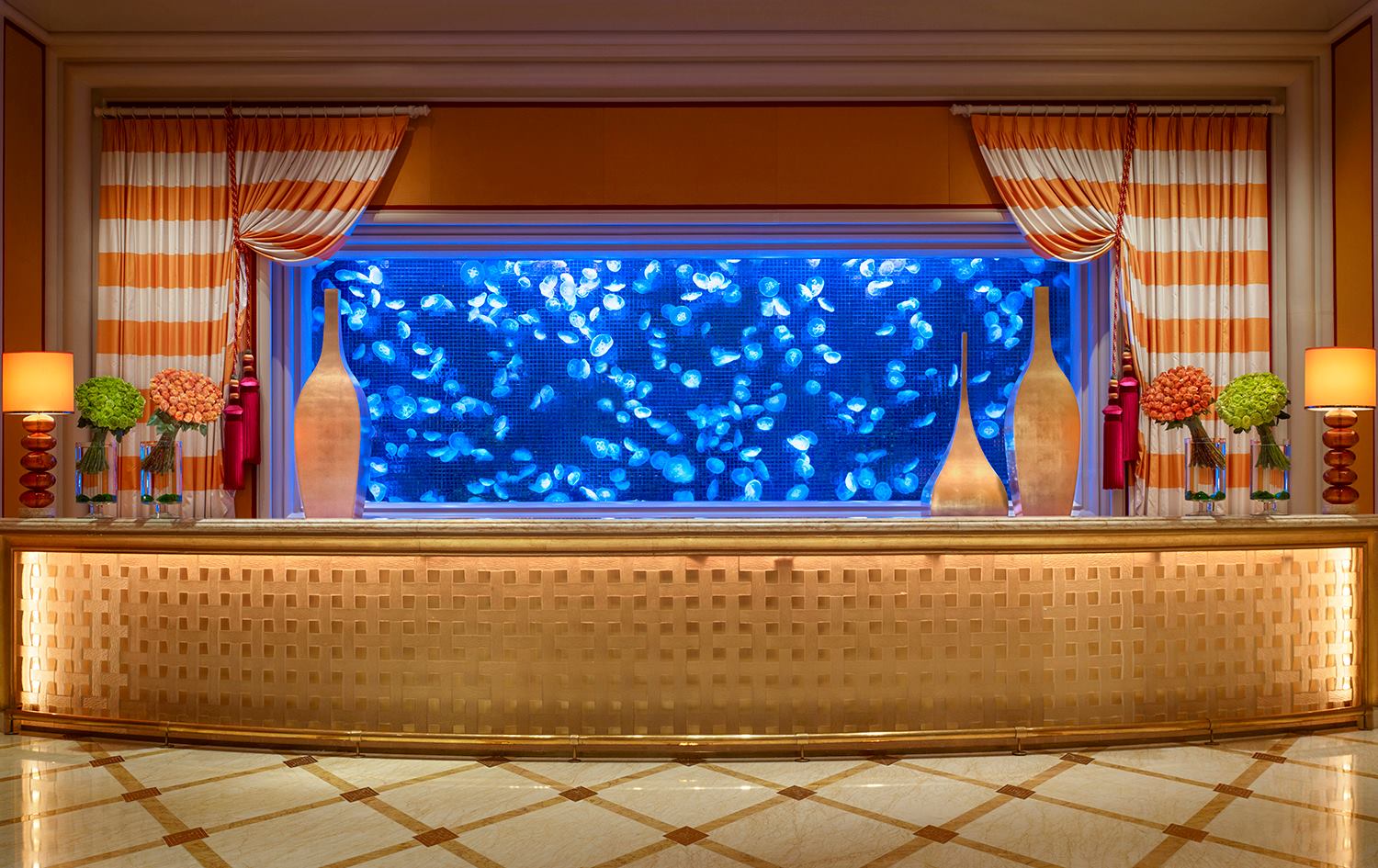 澳门葡京酒店豪华客房一晚多少钱,澳门的美高梅酒店住一晚要多少钱