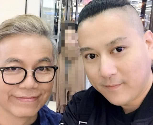 周星驰和黄圣依第一次相遇,周星驰17岁到50岁的变化