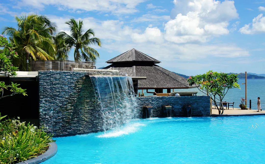 国内度蜜月最合适两个人去的地方,适合情侣度蜜月的旅游胜地