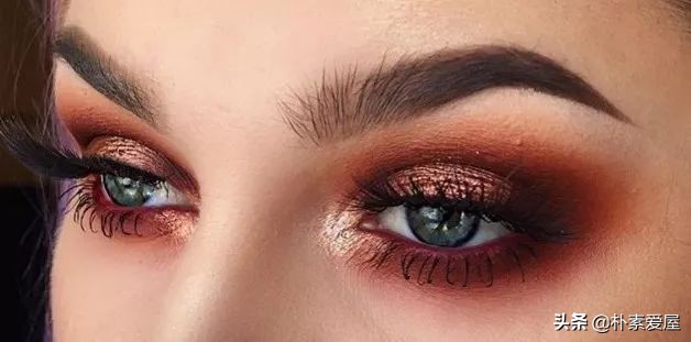 残酷真相：你包里的高光眼影，是无数4岁孩子拿命换的