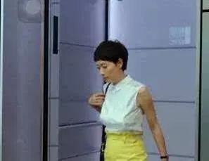 43岁的她竟然美的让人窒息,50岁的女人竟然美得让人羡慕