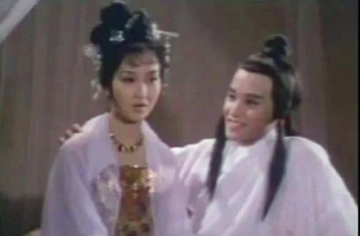 黄杏秀：曾是TVB第一侠女，下嫁陈百祥后，过得怎么样？