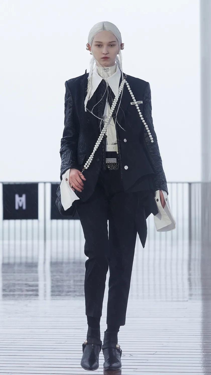 除了优雅贵气,珍珠还能休闲、叛逆、又嘻哈?