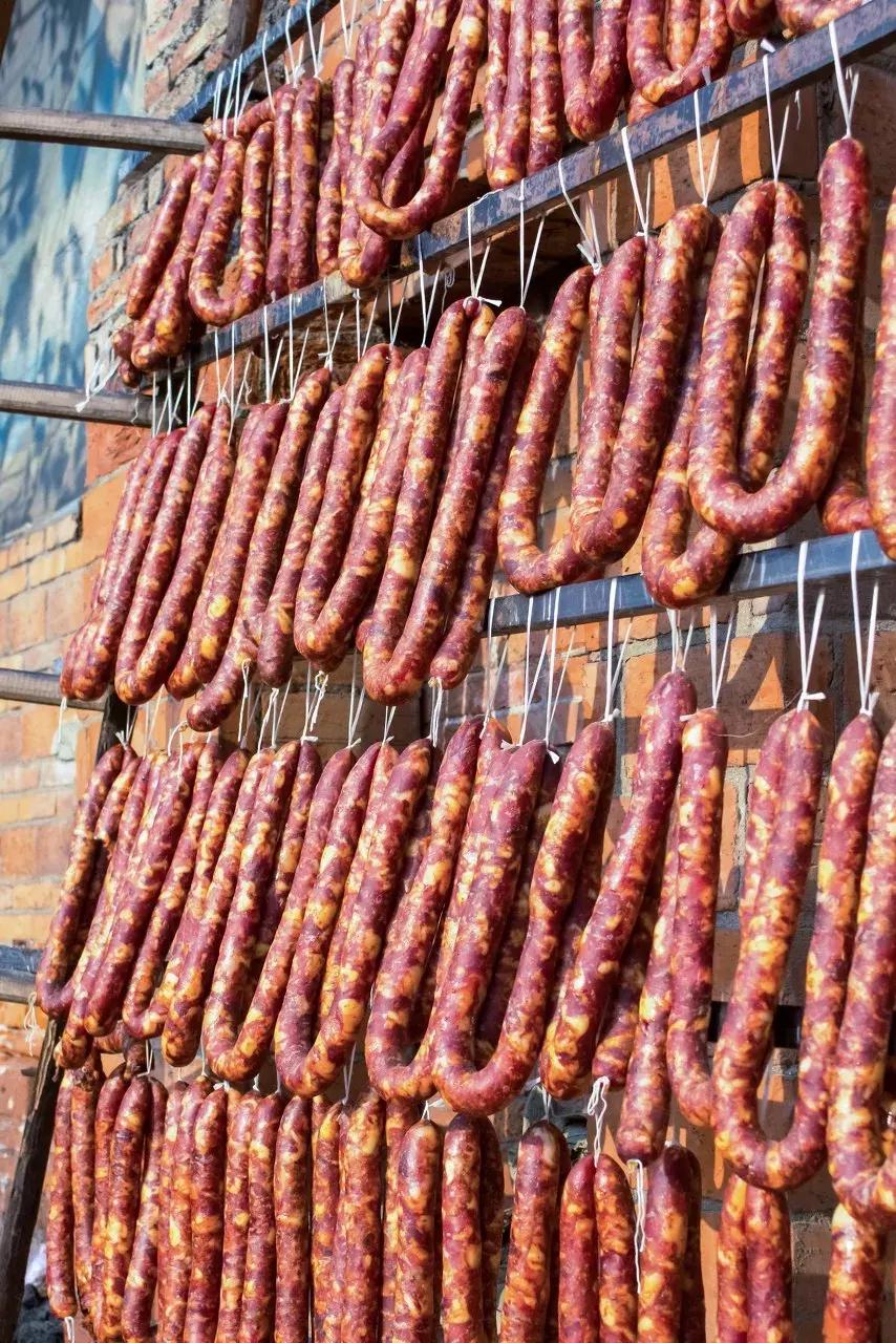 年夜饭大赏舌尖上的新年,各地年夜饭比拼吃什么才算有年味