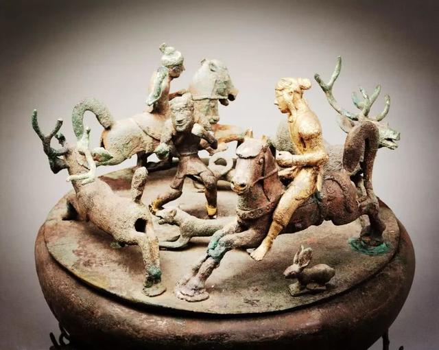 鹿角会自然脱落为什么还要割鹿角,你知道为啥只割鹿茸不捡鹿角