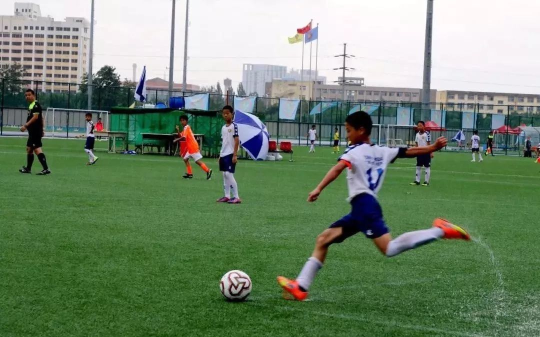 中日青少年足球的差异,中日小学足球对比