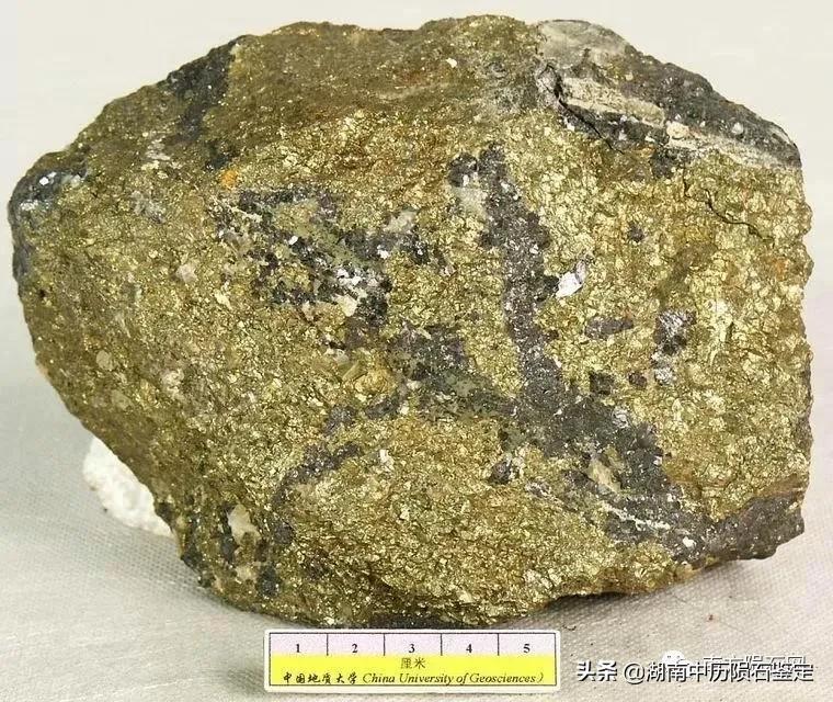 月球陨石与地球矿石的区别,月球陨石和矿石有什么区别