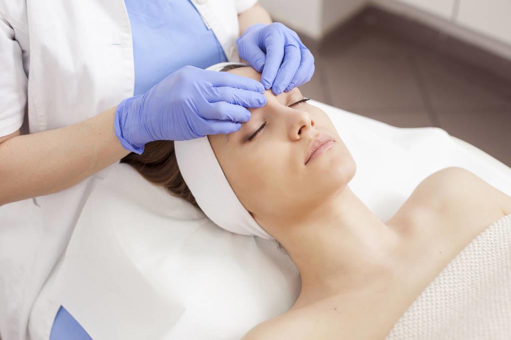 去除黑眼圈男士专用,遗传黑眼圈怎么去除