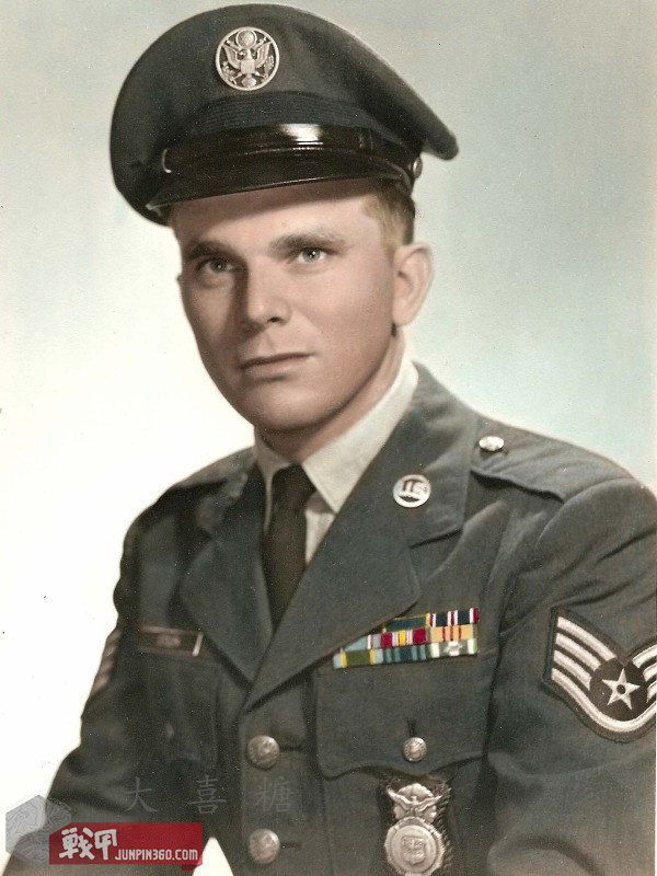 空军宪兵第四部分：安全部队制服配饰中的特色元素