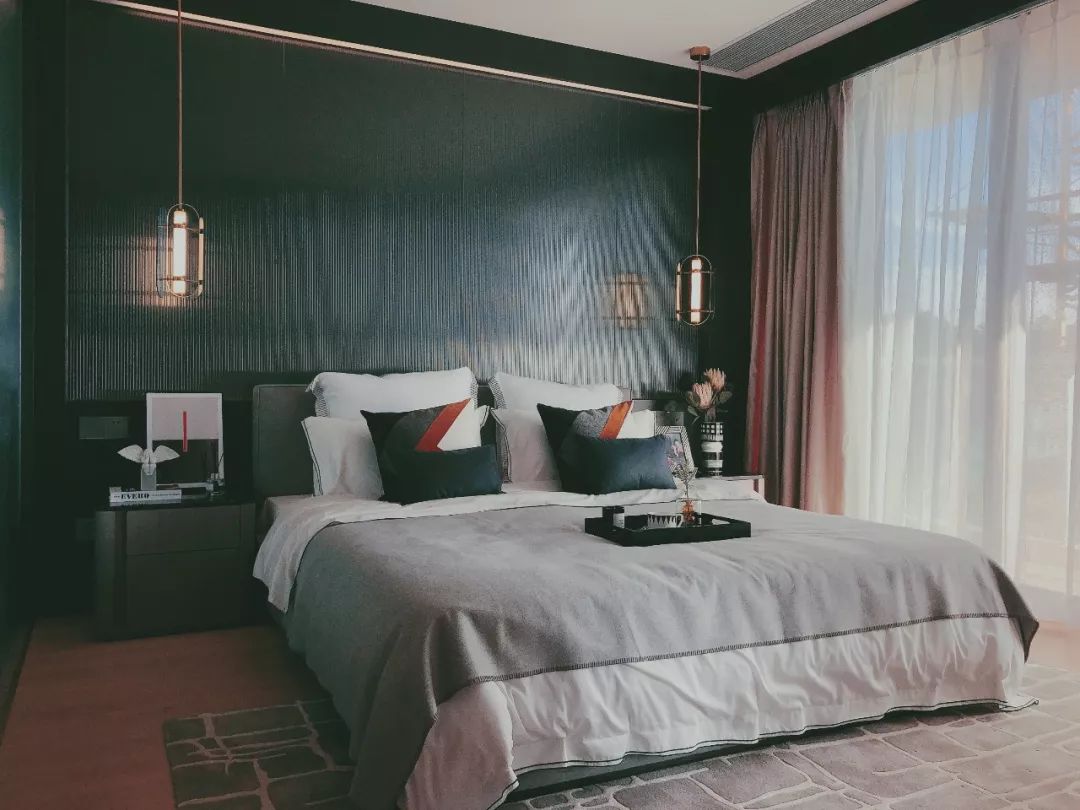 「十堰」在十堰一家小区拍下，这样的外墙第一次见，太牛了