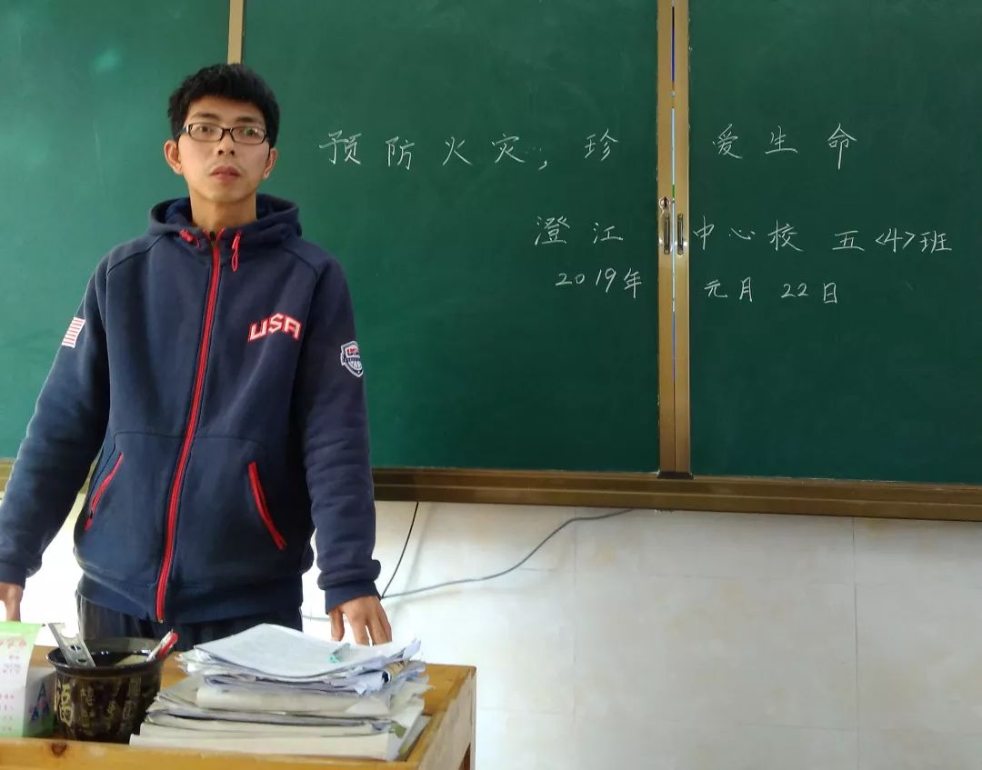 轮椅卖家，天猫双11给女儿买高档小红鞋，只给自己买一张手机贴膜