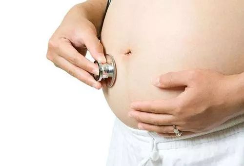 孕妇妈妈在做胎心监护不配合,做胎心监护的时候宝宝胎心不稳定