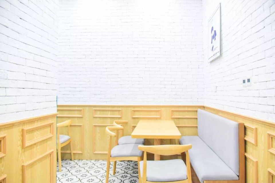 只卖3杯奶茶,只卖100多杯的奶茶