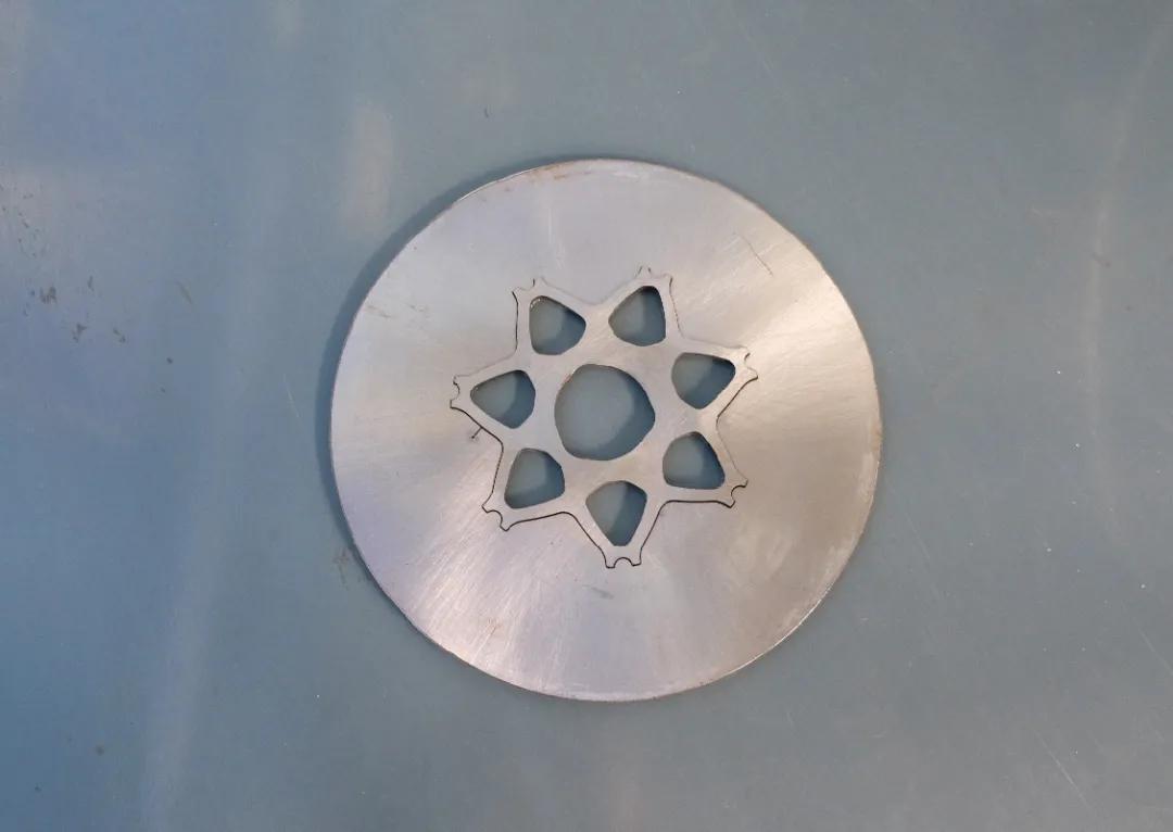 厨房设备激光切割操作,自动化激光焊接厨具