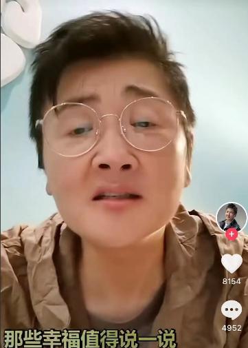 明星为何不除皱纹，热巴捧场纹好重，郑爽木偶纹完全不对称