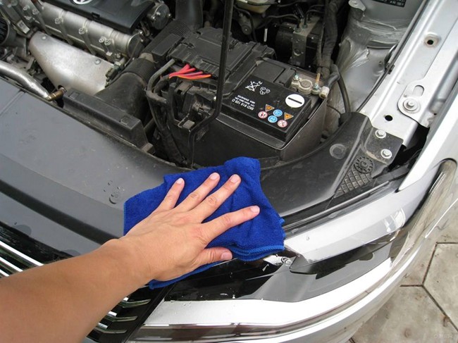 怎么自己洗车才能不会伤车漆,如何正确的洗车不伤到车漆