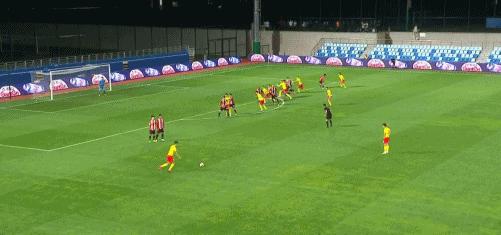 鎴樻姤绮惧僵姣旇禌瑙嗛,鎴樻姤闊充箰闇囨捈