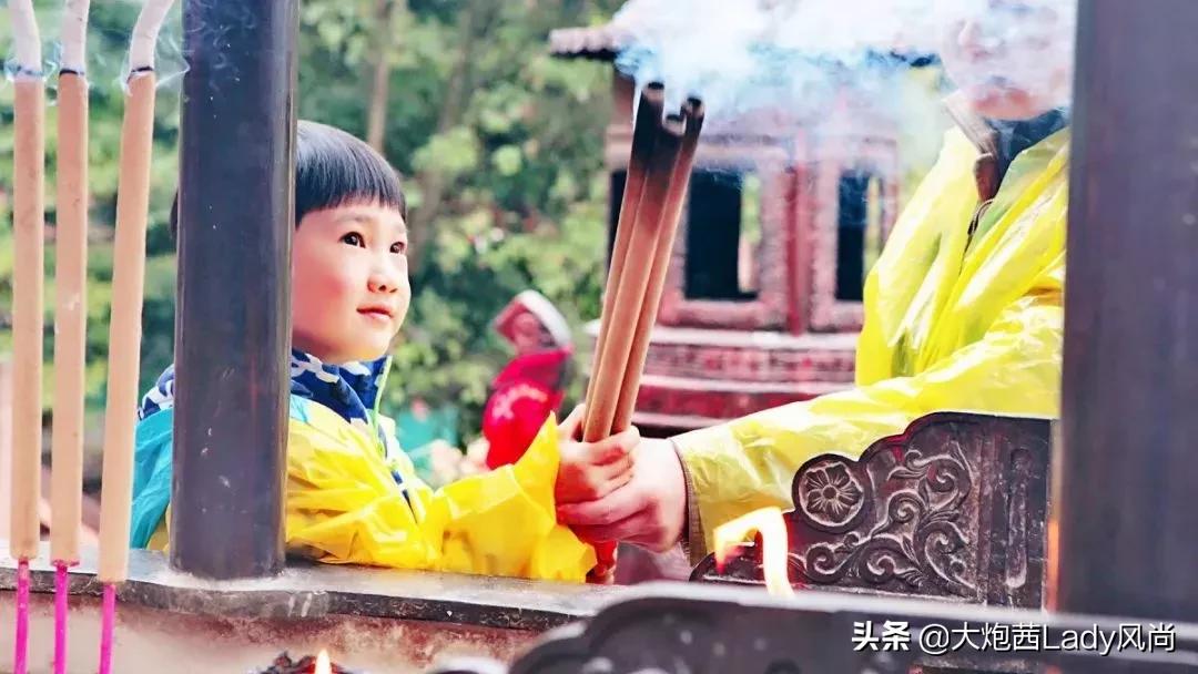 深山藏古刹幽径更禅意,深山藏道观