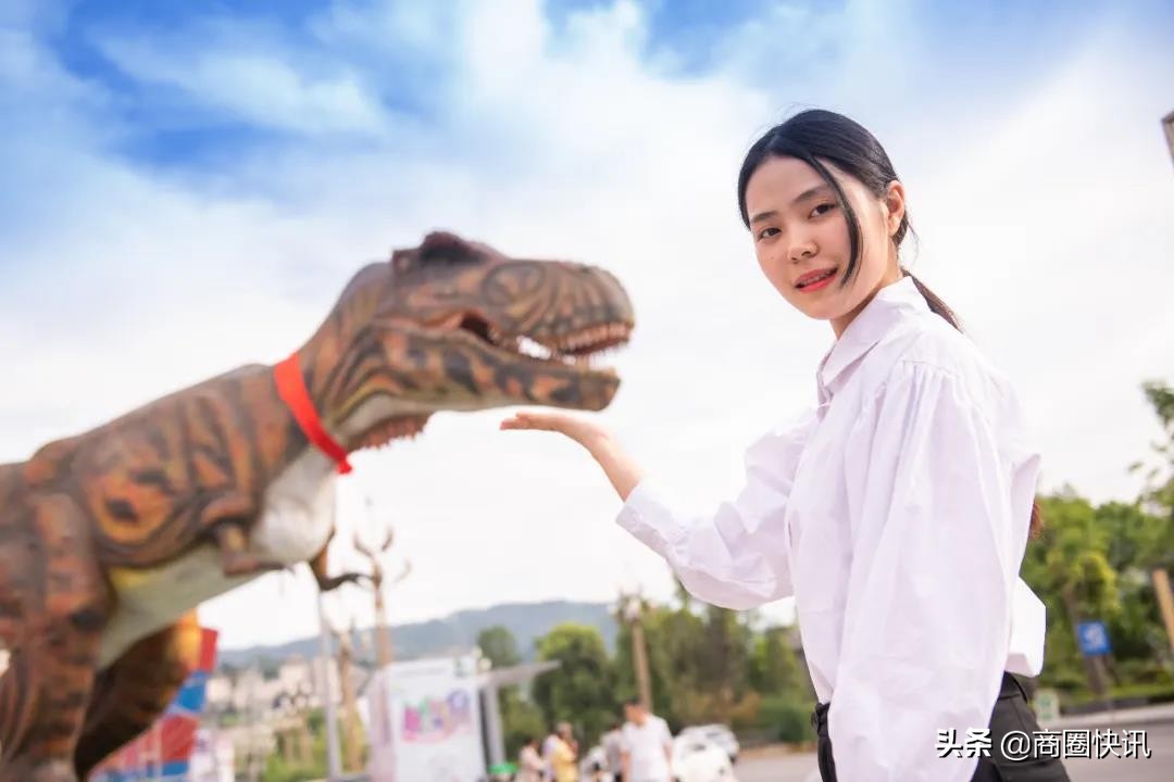 五一畅玩恐龙岛，到沙坪坝万达广场奇妙潮玩节，趣味游戏免费玩