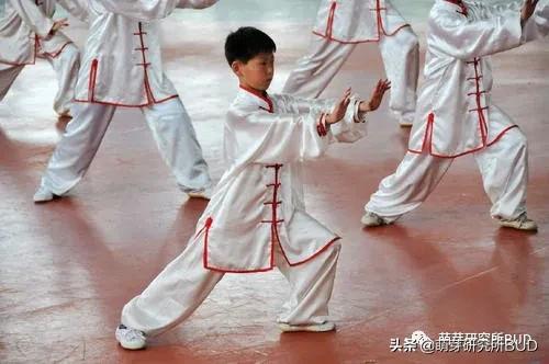 什么年龄段孩子适合什么兴趣班,什么年龄报兴趣班好