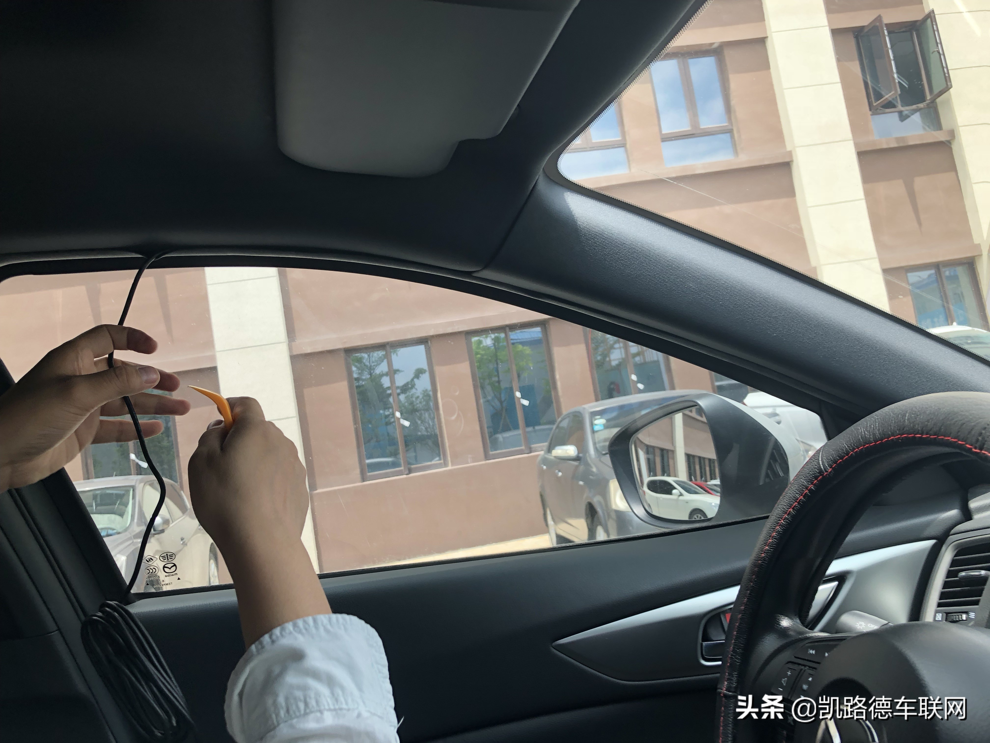 行车记录仪后摄像头安装哪里正确,行车记录仪后摄像头装哪个位置好