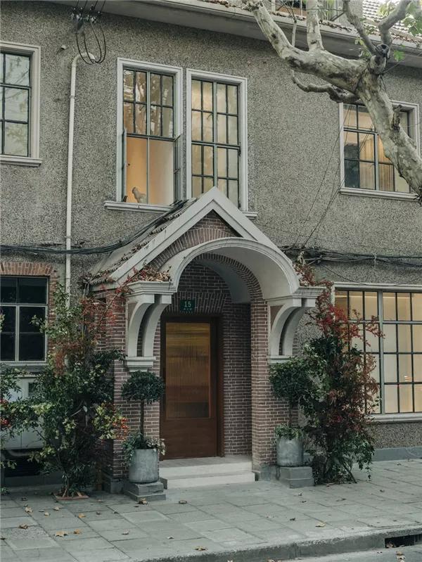 prada跟nike联名海报,pradanike合作款