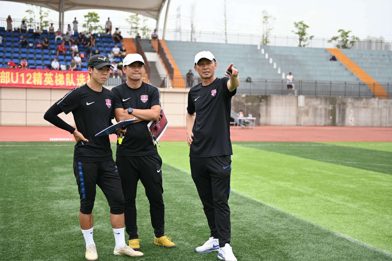 閲嶅簡棰嗛槦闄堟槑,闄堟槑棰嗛槦