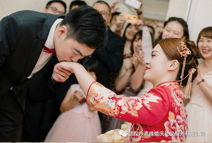 潮婚丨现在年轻人结婚究竟是什么样子？